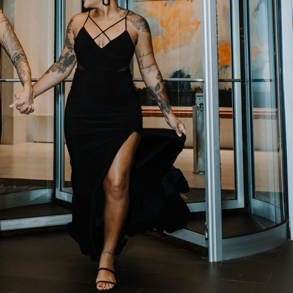Elegant Black Maxi Dress